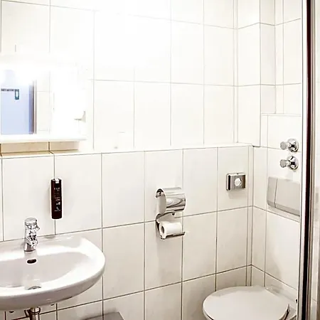 Smart B&b2 Bb2 305 מלון